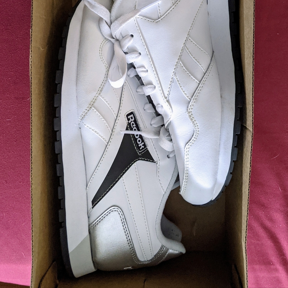 Womens size 9 Reeboks